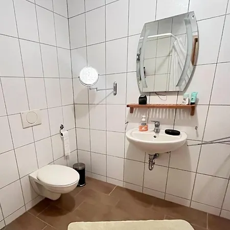 Gruene Glueck By Immo Franzi And Bochnjak Apartment *